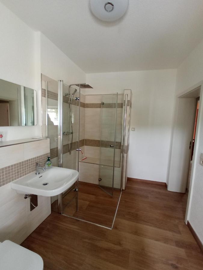 Kleine 1-Raum-Ferienwohnung Mit Hohem Komfort Teuchern エクステリア 写真